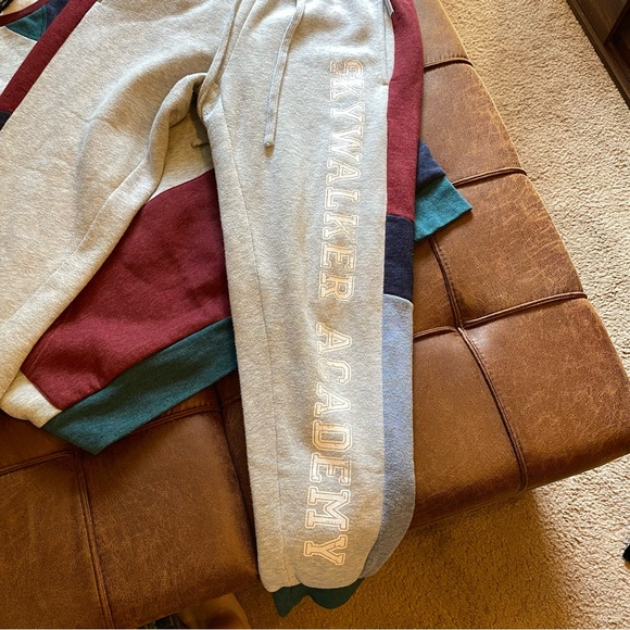 Disney Star Wars Our Universe Skywalker Academy Sweatshirt and Sweat Pants Set - Picture 10 of 14